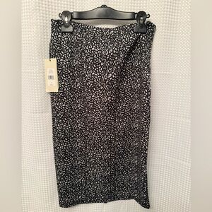 Patterned Pencil Skirt
